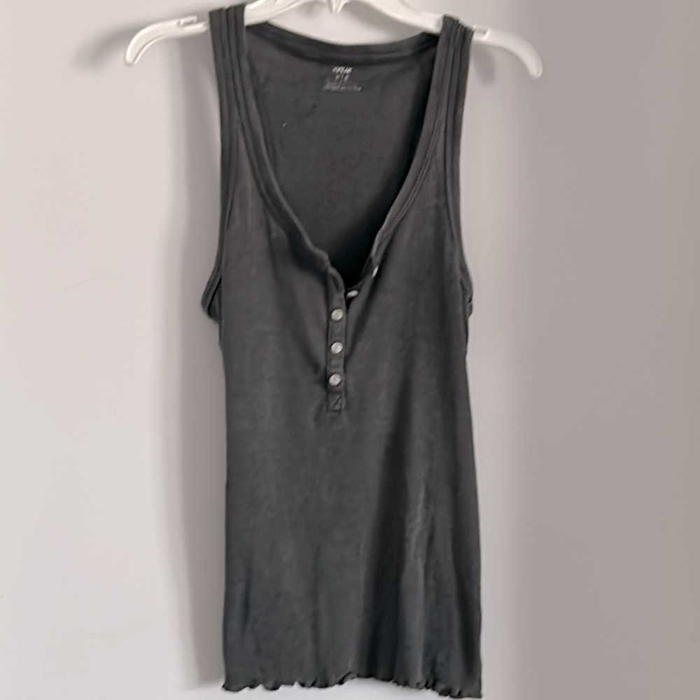 🌸🌼Button gray tank top